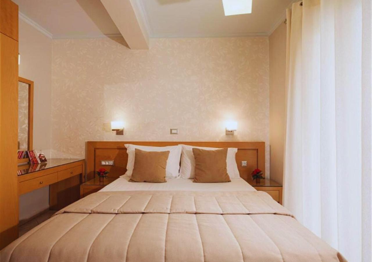 Plaza Hotel Kota Zakynthos Bagian luar foto