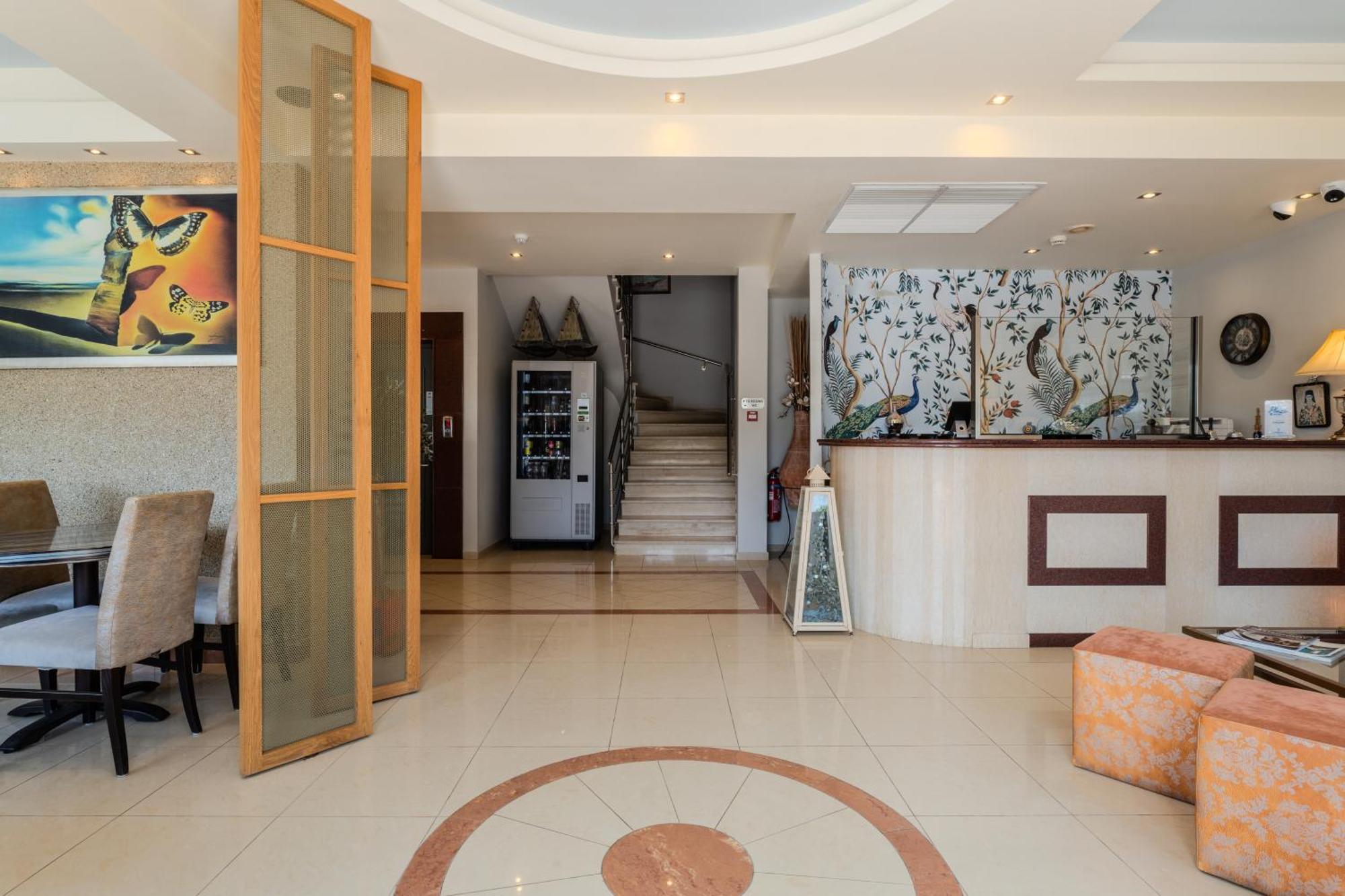 Plaza Hotel Kota Zakynthos Bagian luar foto