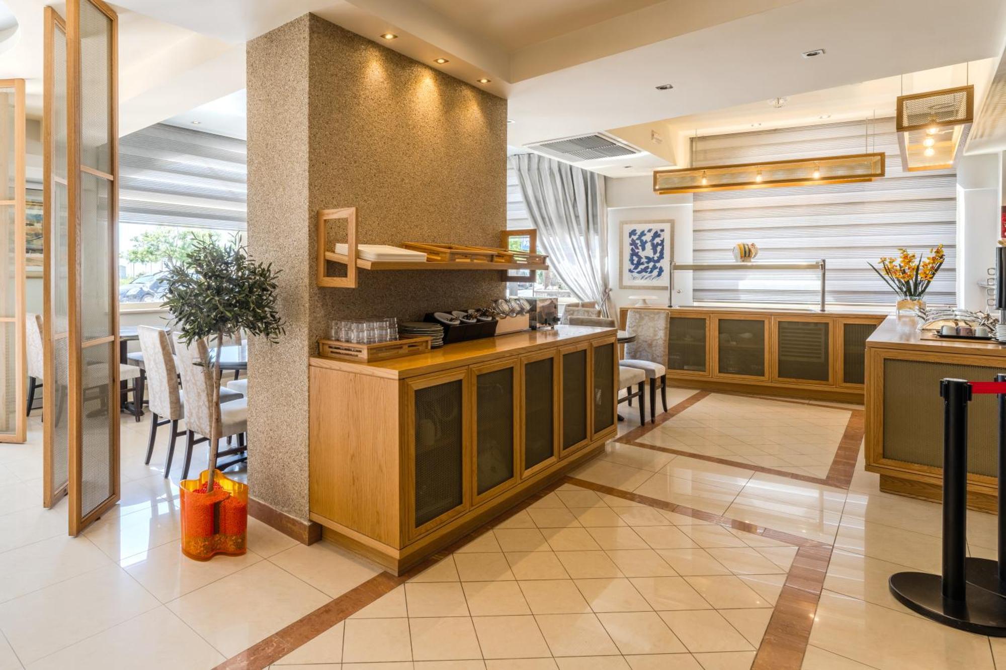 Plaza Hotel Kota Zakynthos Bagian luar foto